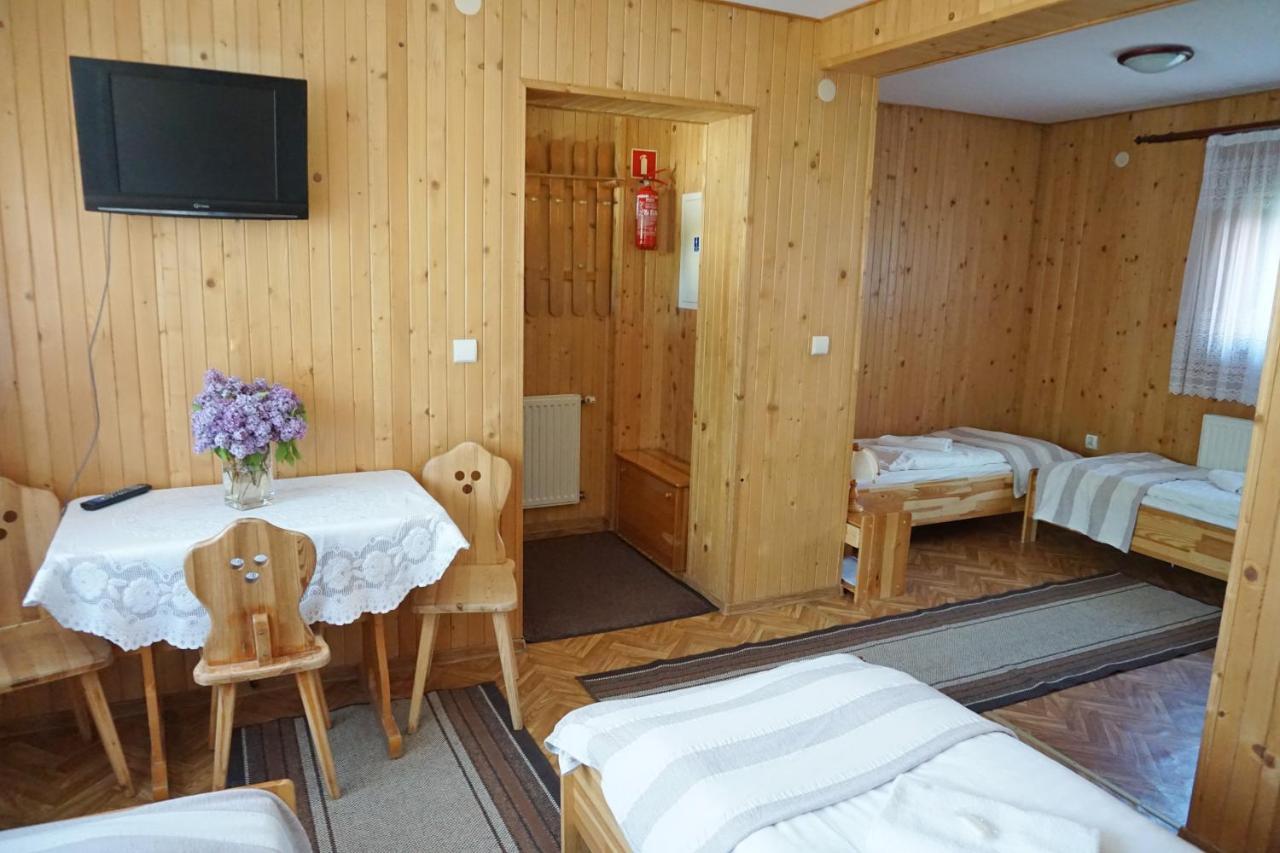 Osrodek Wczasowy Gron Placowka Buitenkant foto