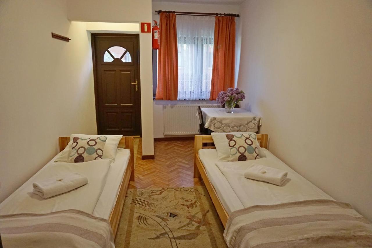 Osrodek Wczasowy Gron Placowka Buitenkant foto
