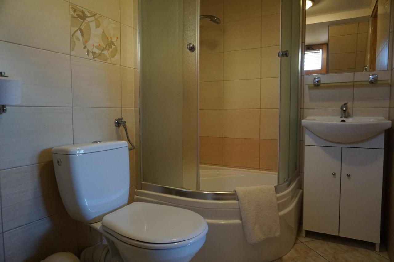 Osrodek Wczasowy Gron Placowka Buitenkant foto